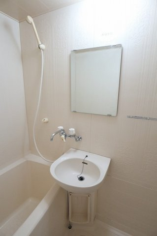 昭島市松原町１丁目の賃貸マンションの洗面所