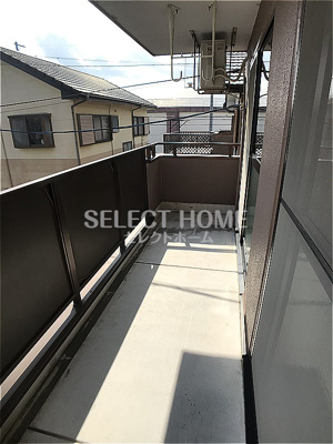 【バルコニー】 | ウエストヒルズ | バルコニーからの眺めを楽しみながら食事をしませんか