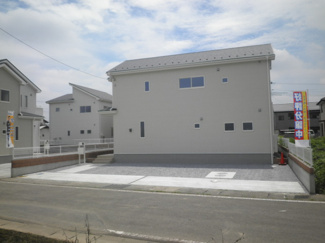 【駐車場】 | 並列4台駐車可能です！