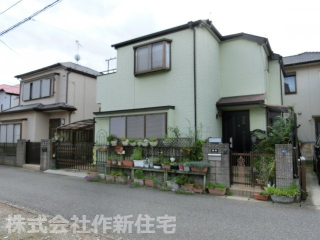 花見川区作新台２丁目　中古戸建　瑕疵保証付住宅　カーポート屋根付の前面道路含む現地写真