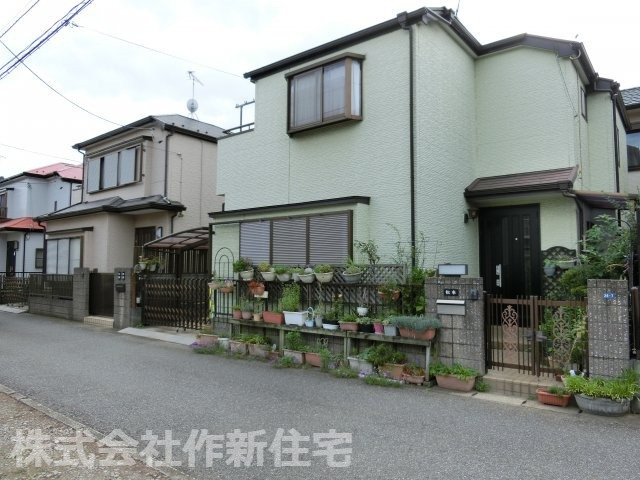 花見川区作新台２丁目　中古戸建　瑕疵保証付住宅　カーポート屋根付の前面道路含む現地写真