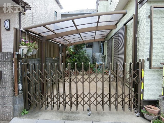 花見川区作新台２丁目　中古戸建　瑕疵保証付住宅　カーポート屋根付の駐車場|カーポート屋根付