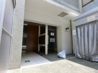 【エントランス】 | ラフィーネアズマ