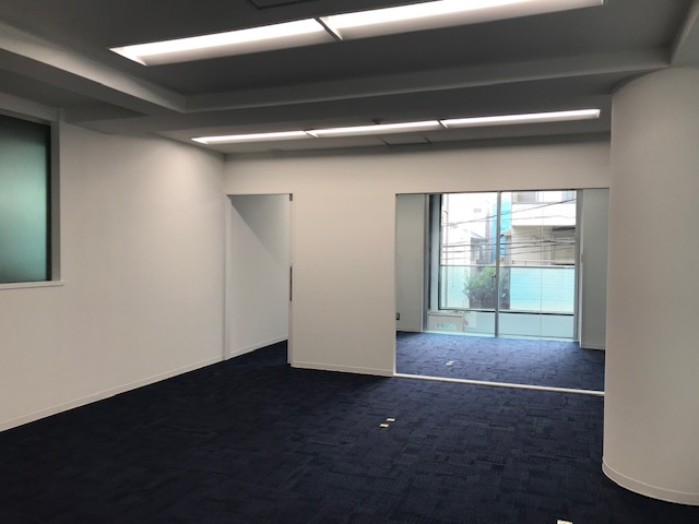 アヌシー青山の玄関