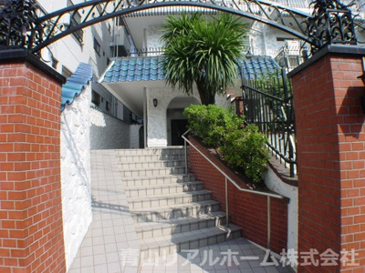 【エントランス】 | 秀和弥生町レジデンス