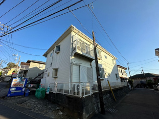 【外観】 | 小田急線「百合ヶ丘」駅まで徒歩6分！閑静な住宅地にある2階建てアパートです♪通勤通学はもちろん、お買い物やお出かけにもGood☆