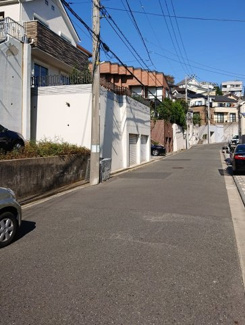 【前面道路含む現地写真】