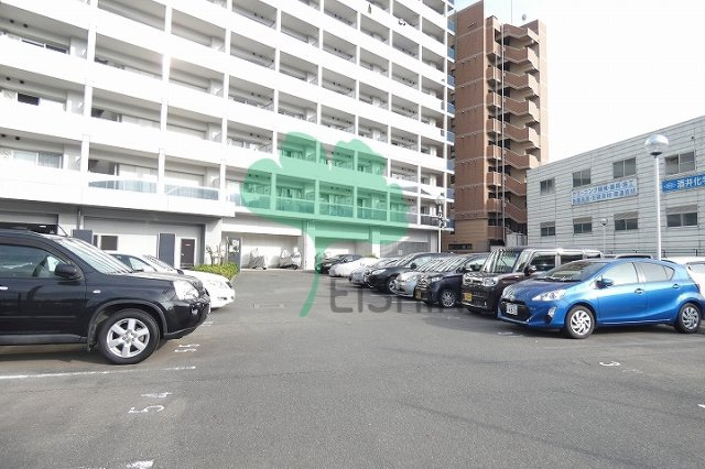 プライムスクエアの駐車場