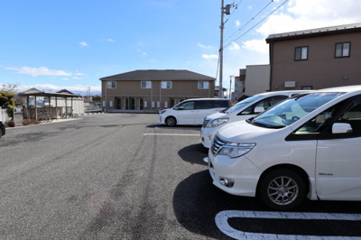 【駐車場】 | メゾンアンソレイエ竜王