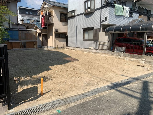 Freerife上坂部Ⅱの前面道路含む現地写真