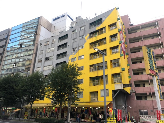 万年安全第３ビルの外観