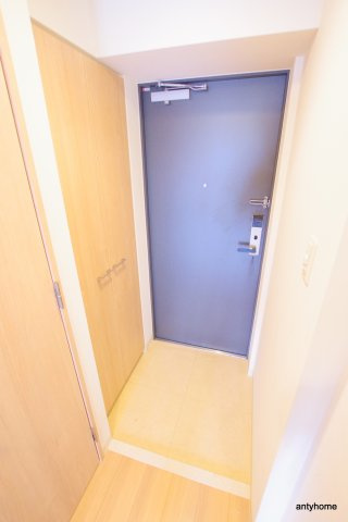 エスリード天神橋筋六丁目　仲介手数料無料の玄関
