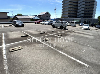 【駐車場】 | 駐車場があるので、車を買う予定の方も安心です