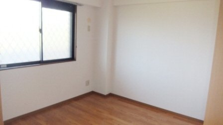 ストックパレス夏見台の洋室|大きな窓があります