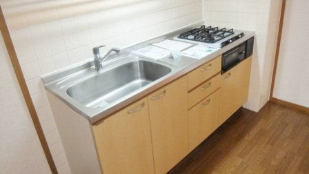 ストックパレス夏見台のキッチン|便利なシステムキッチンです