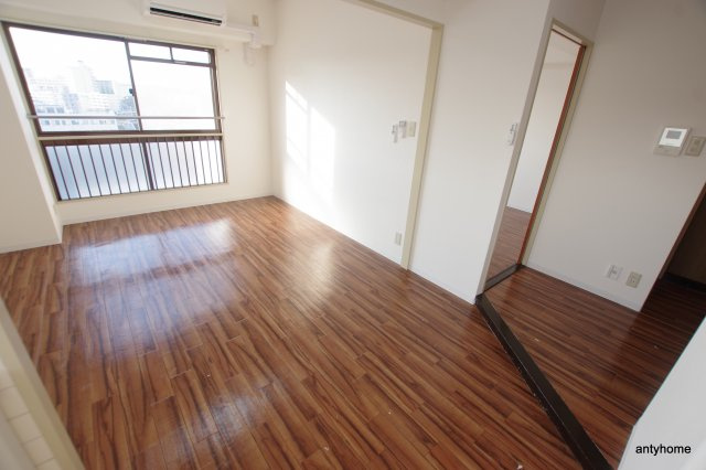 JMRレジデンス新大阪(旧:メロディハイム新大阪)　仲介手数料無料の洋室