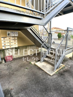 【エントランス】 | コーポひまわり | 清潔なエントランスです