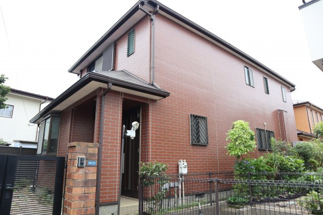 花見川区作新台１丁目　中古戸建　土地約５０坪・建物はゆったり約３６坪の外観|花見川区作新台１丁目　中古戸建　トイレ２か所　ウォシュレット付トイレ　システムキッチン　床下収納　テレビモニター付インターホン