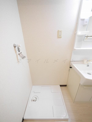 【設備】 | フォンターナＳ | 雨の日も安心の室内洗濯機