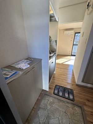 【玄関】 | シャルムMORITA | シューズボックス付きで玄関すっきり片付きます！上に写真やかわいい小物を置けるので、玄関を華やかに飾れますね♪