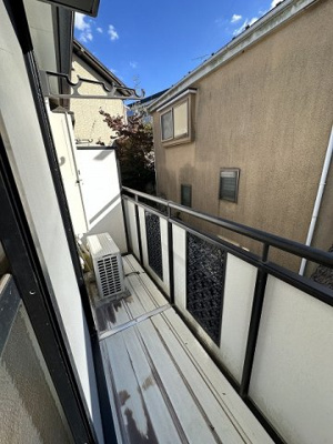 【バルコニー】 | シャルムMORITA | バルコニーは南西向きで陽当たり良好♪お洗濯物はお昼からでも乾きそう！気分転換をするにも最適です☆