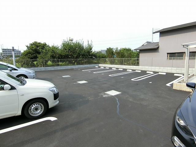 グランヴェルトの駐車場
