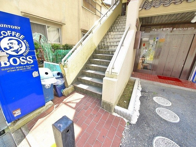 第2中村ビルのエントランス