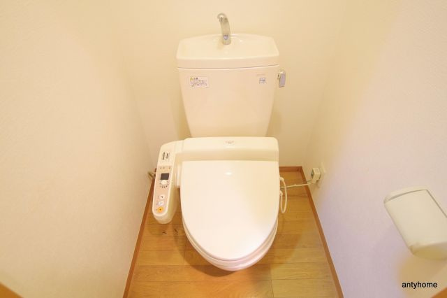 ジュネーゼ梅田北プラウディア　仲介手数料無料のトイレ