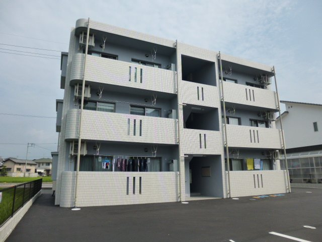 総社市駅前１丁目の賃貸マンションの外観