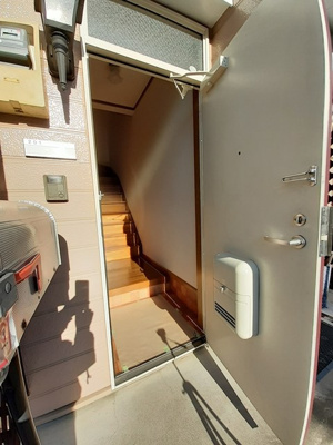 【玄関】 | ヴィラ・フルス