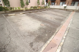 【駐車場】
