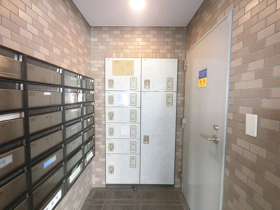【その他共用部分】 | シティウインズ東神奈川 | 宅配ボックス完備で荷物の受け取りもラクラクです。