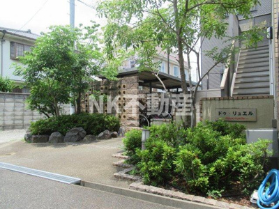 【エントランス】 | ドゥ・リュエルB（河内花園賃貸） | エントランスです