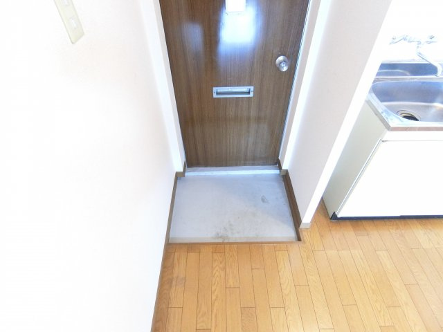 狭山南マンションの玄関