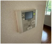 【セキュリティ】 | コモド・シティオ | 防犯対策に有効なカメラ付きインターホン！突然の来客にもバッチリ対応できちゃいます☆