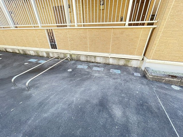 【その他】 | コモド・シティオ | 敷地内にバイク置き場を完備しています！有料にてバイク駐輪可能！お気軽にご相談ください☆