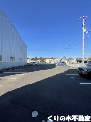 【駐車場】 | ミトラパリスA棟 | 車をお持ちの方に嬉しい駐車場付きの物件です