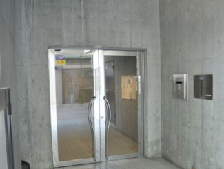 【エントランス】