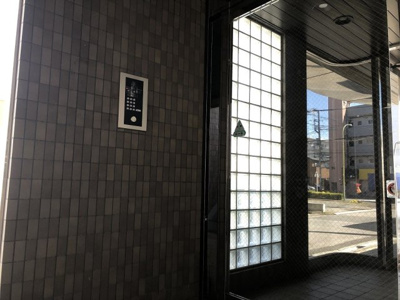 【エントランス】 | パレロワイヤル朝日５丁目