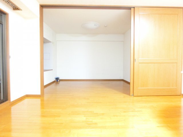 グレイスランドマーク堺光明池の居間・リビング