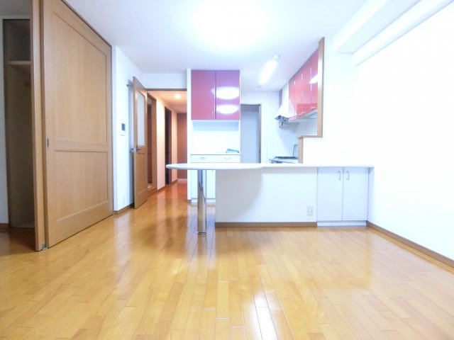 グレイスランドマーク堺光明池の居間・リビング