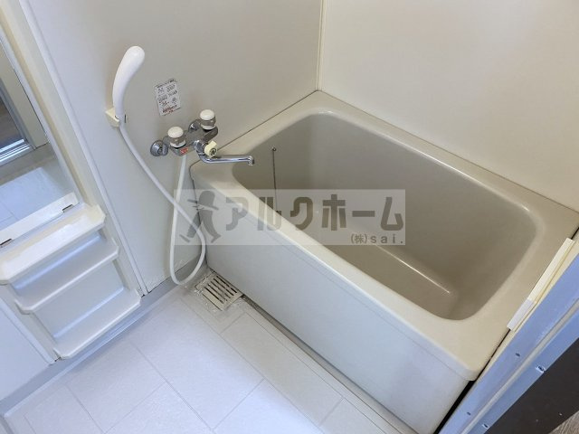 スタンドアップ柏原の浴室