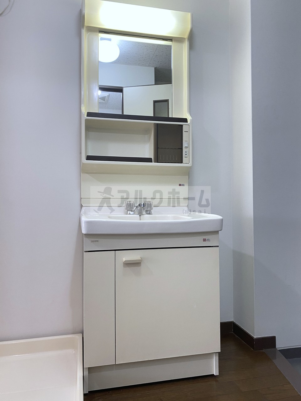 スタンドアップ柏原の独立洗面台