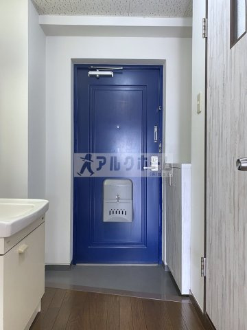 スタンドアップ柏原の玄関