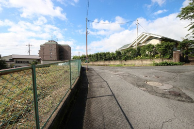 【前面道路含む現地写真】 | 大津市大物670-1　売土地 | 2019年7月撮影、敷地道路境界付近
