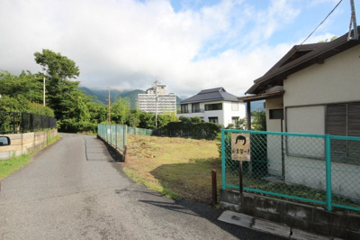 【前面道路含む現地写真】 | 大津市大物670-1　売土地 | 2019年7月撮影、前面道路、三種の道路に面しており、こちらは幅員が狭くなっております。