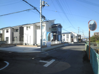 【前面道路含む現地写真】