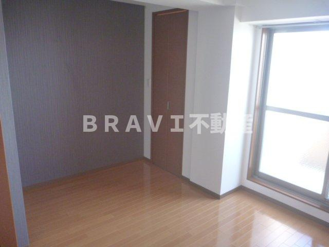 クイーンライフ東今里　BRAVI不動産の居間・リビング|【クイーンライフ東今里】ゆったりとした居間です