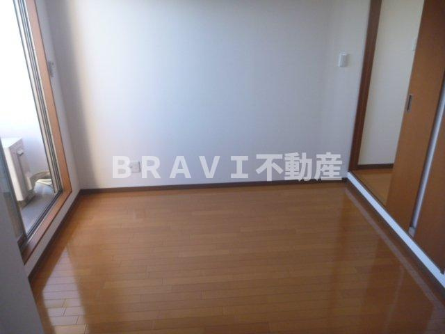 クイーンライフ東今里　BRAVI不動産の洋室|【クイーンライフ東今里】広々とした洋室です