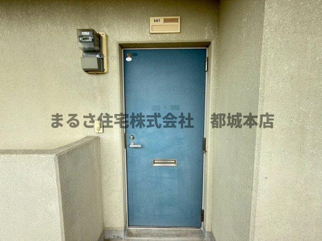 ピアコート旭21の玄関